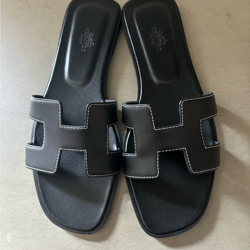 Hermès Black Sandals
